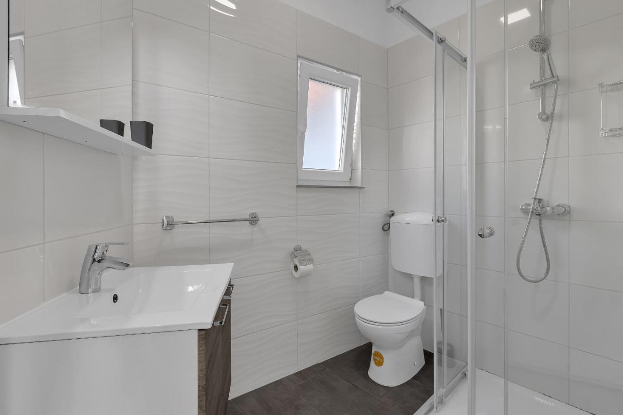Apartments By The Sea Podgora, Makarska - 2596 外观 照片