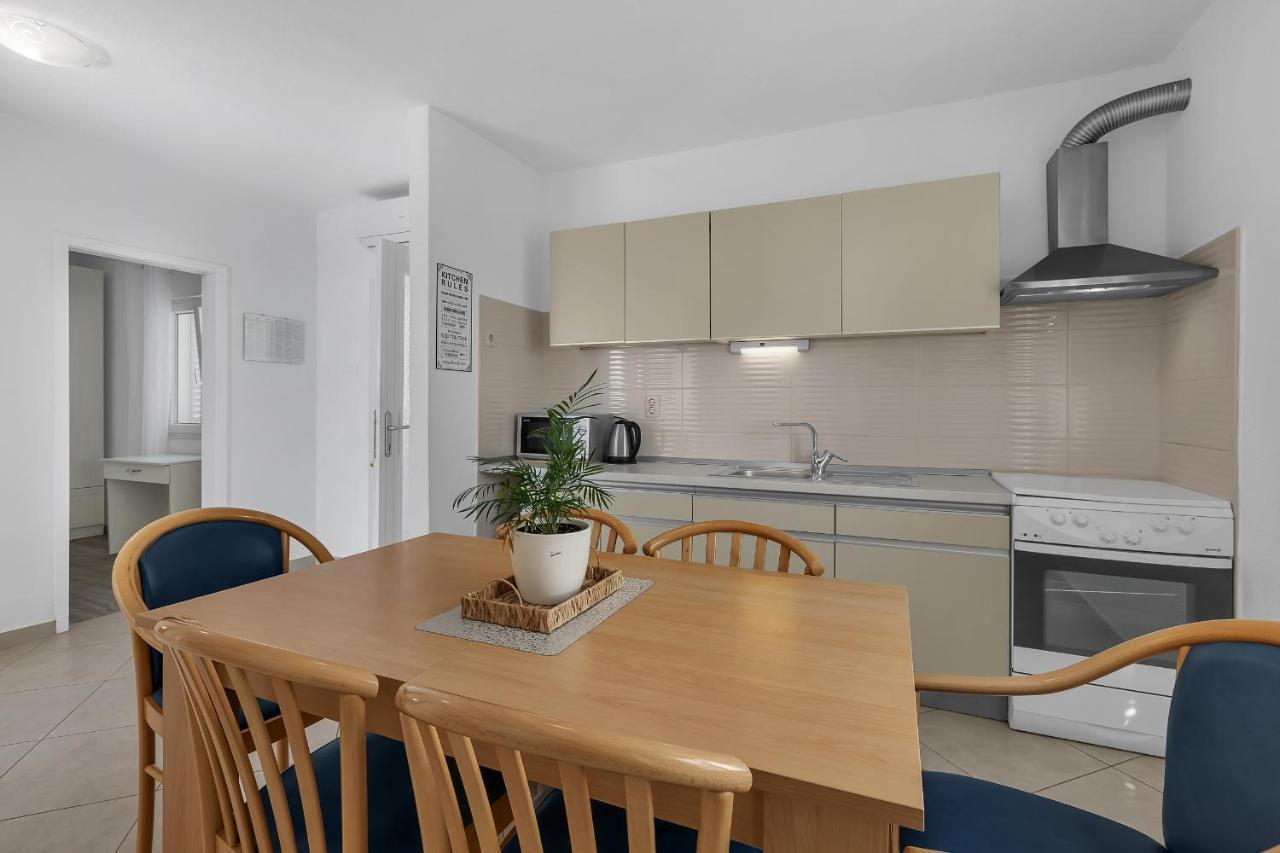 Apartments By The Sea Podgora, Makarska - 2596 外观 照片