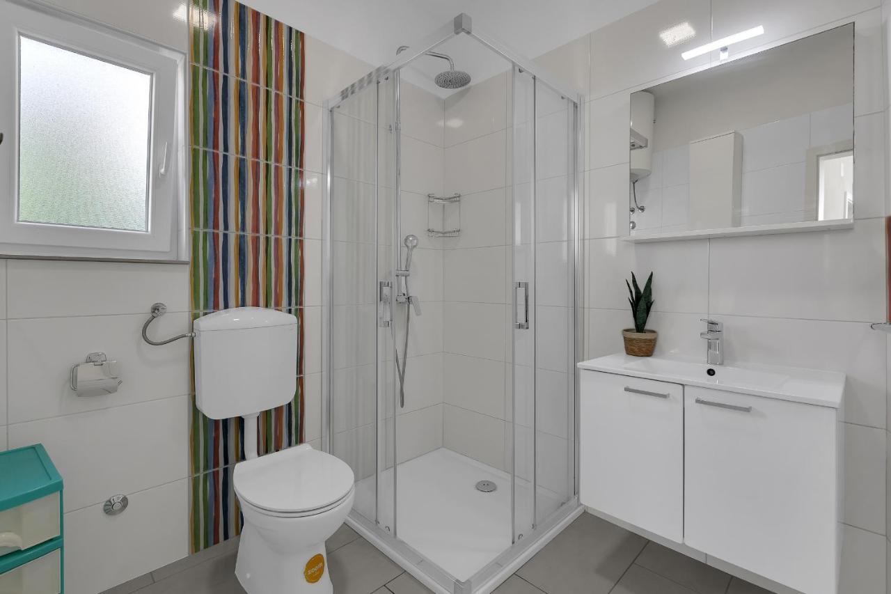 Apartments By The Sea Podgora, Makarska - 2596 外观 照片